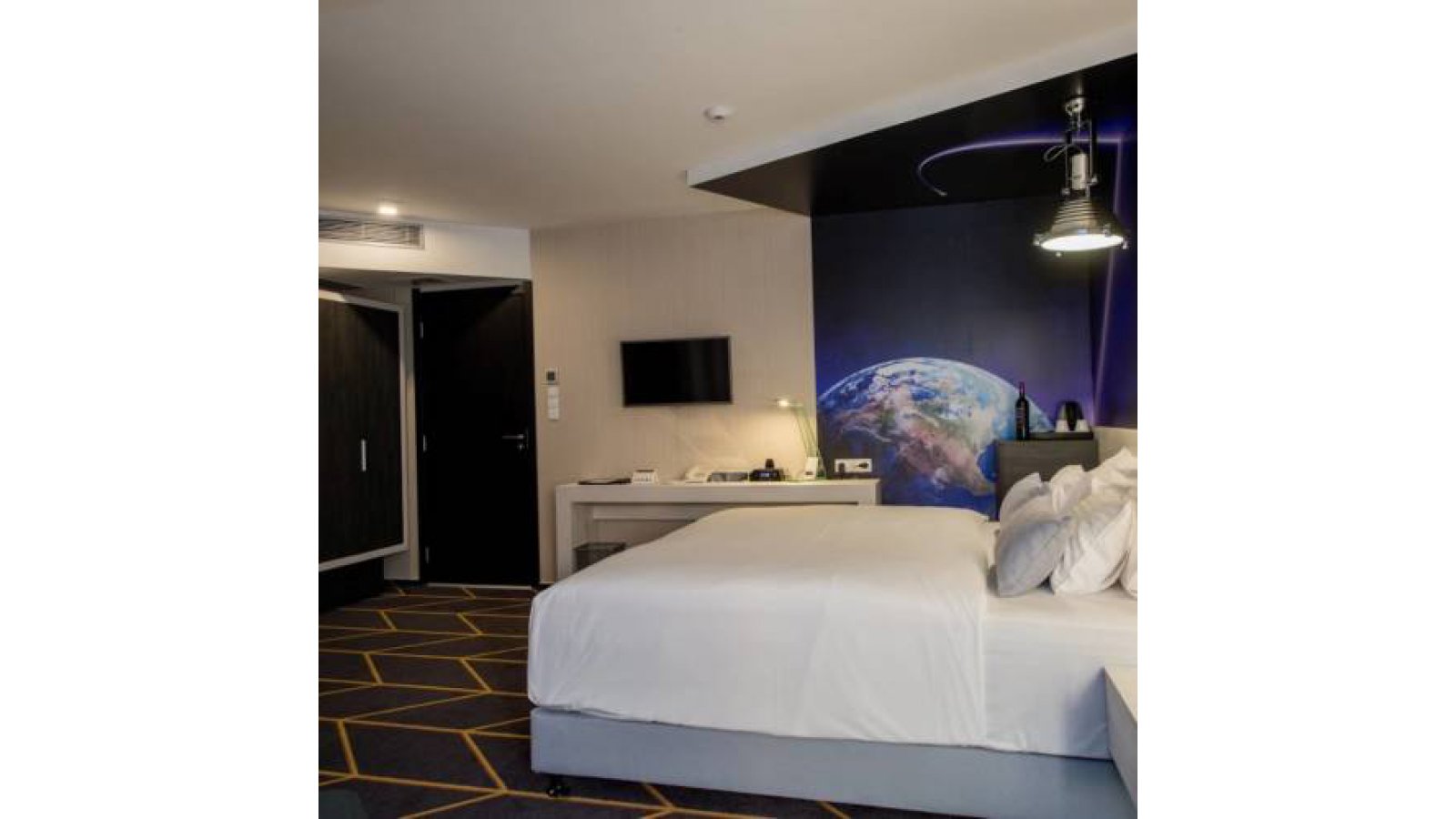 Science Hotel