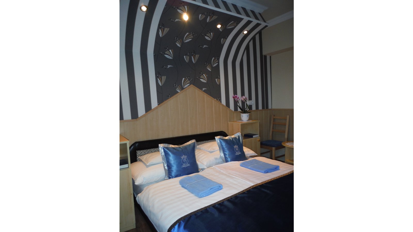 Illés Hotel