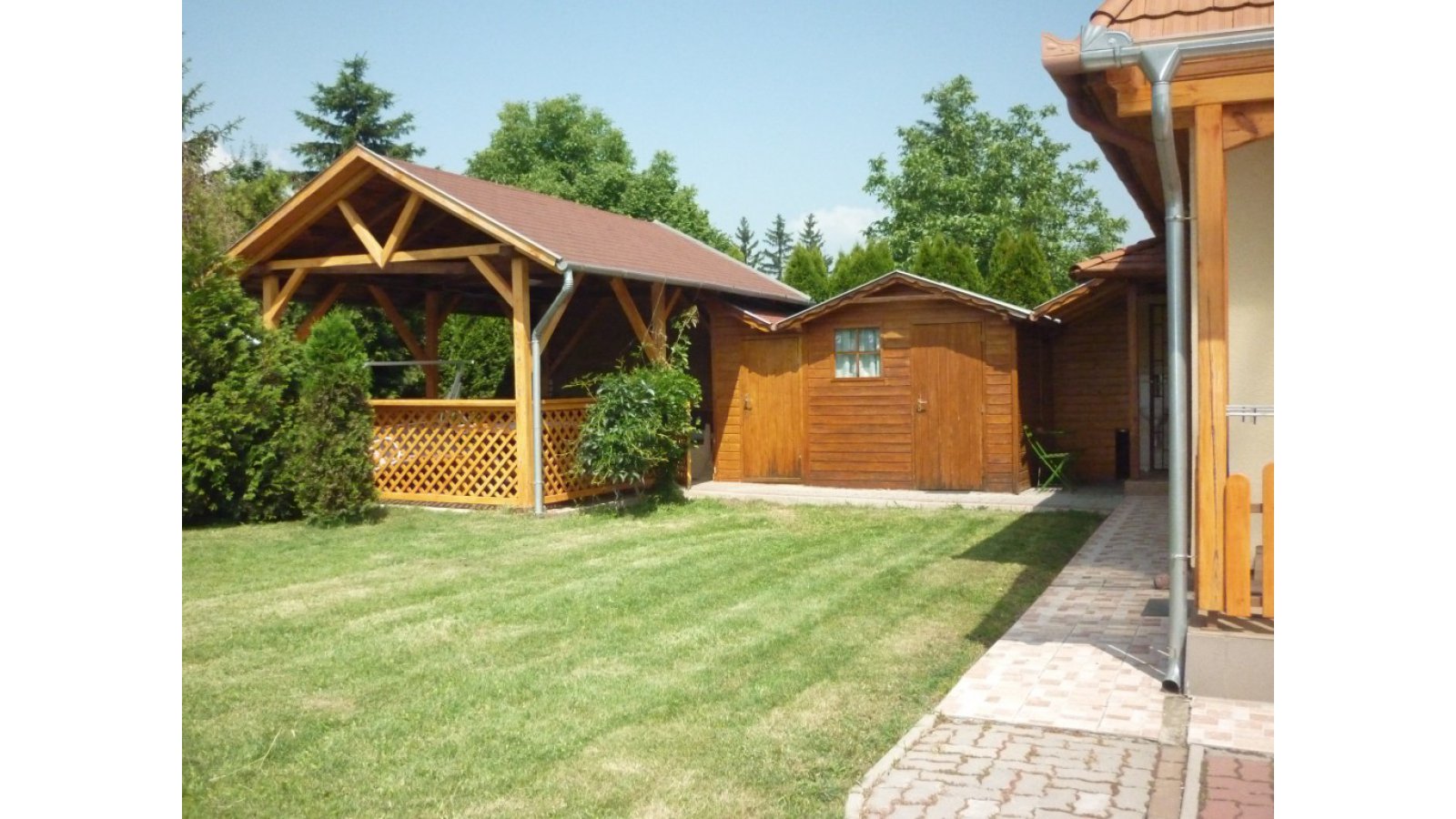 Barbara APARTMANHÁZ