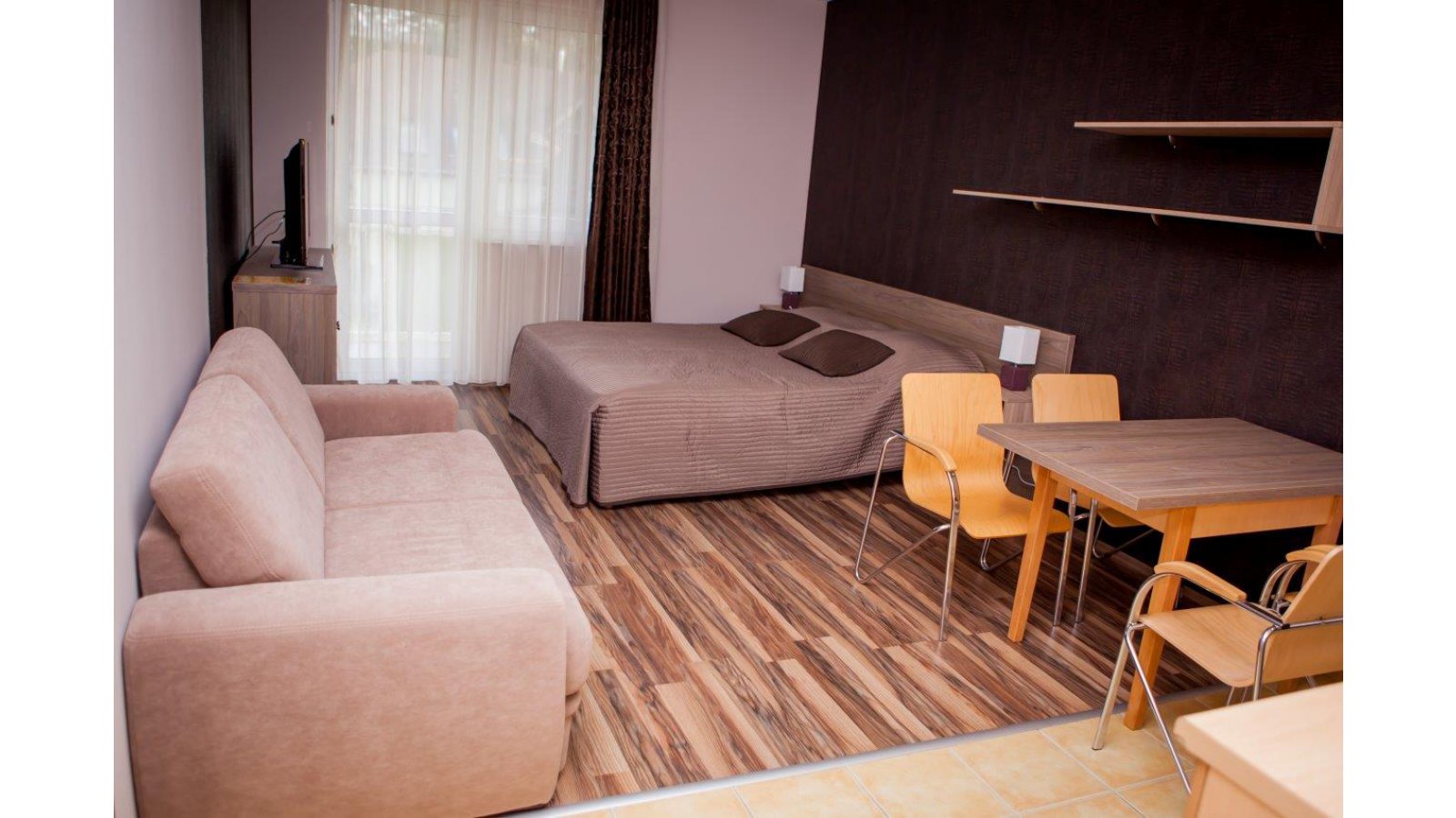 Club MenDan Apartmanház